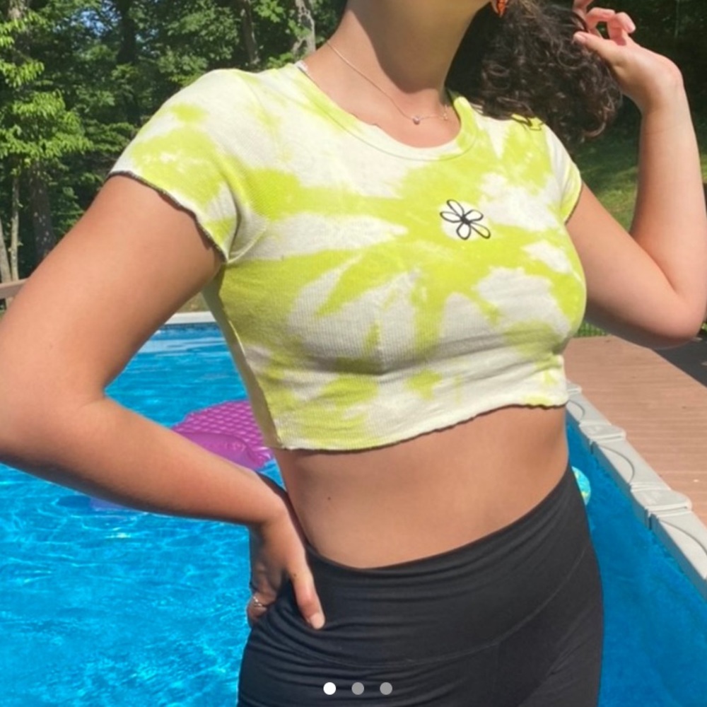 Custom Tye-Die Crop Top!